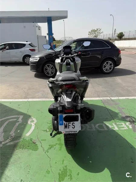 Honda ADV 350 – Vista 4