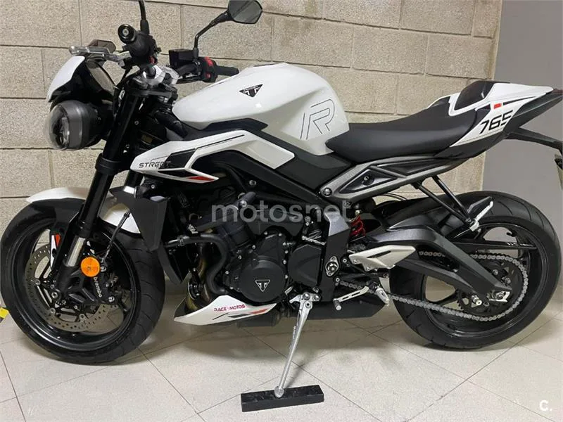 Triumph Street Triple 765 – Vista 3
