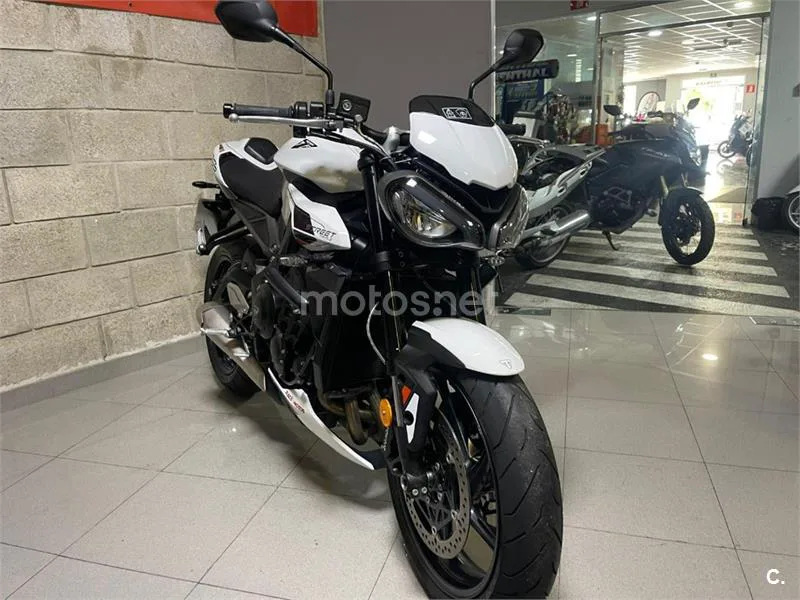 Triumph Street Triple 765 – Vista 7