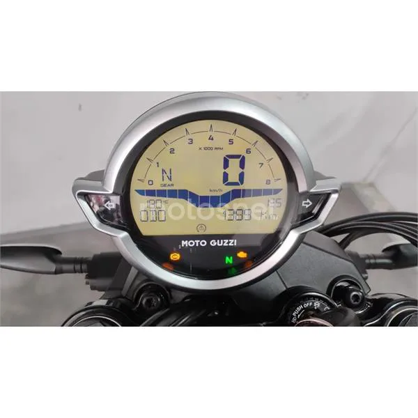 Moto Guzzi V7 – Vista 6