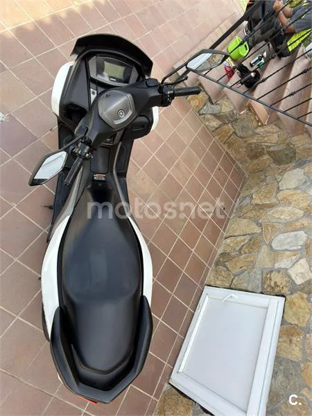 Yamaha NMAX – Vista 6