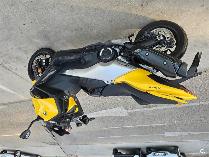 Yamaha TMAX – Vista 2