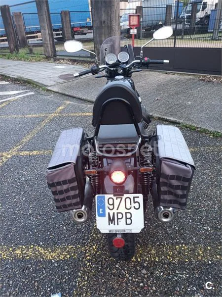 Moto Guzzi V7 - Vista 6