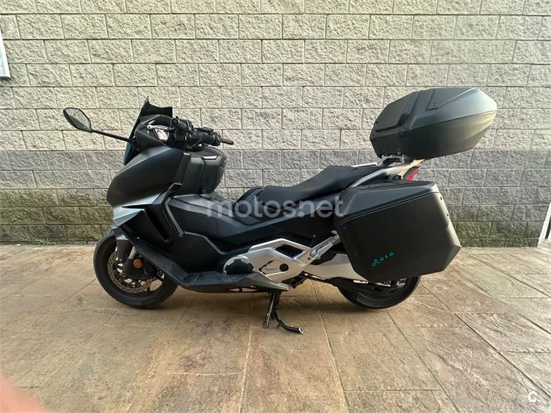 Honda Forza 750 - Vista 12