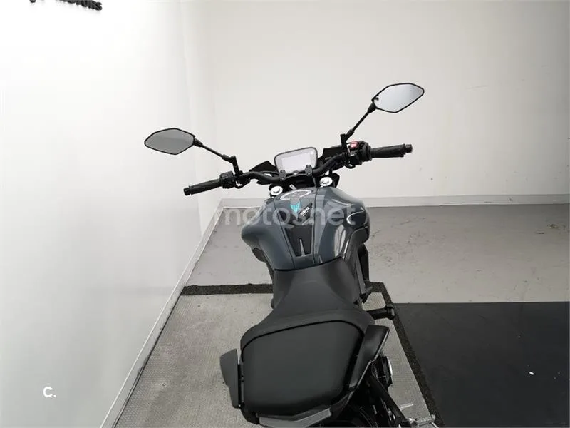 Yamaha MT-125 – Vista 7