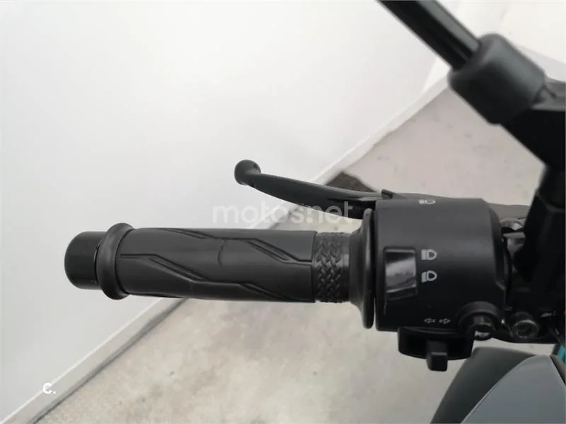 Yamaha MT-125 – Vista 9