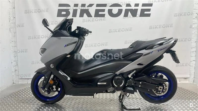 Yamaha TMAX 560 – Vista 4