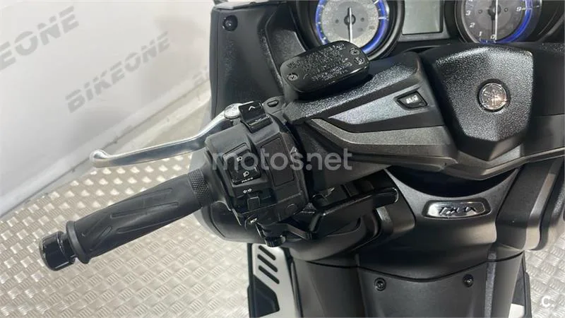 Yamaha TMAX 560 – Vista 10
