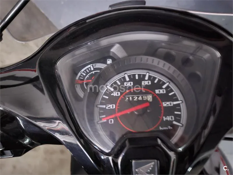 Honda Vision 110 – Vista 6