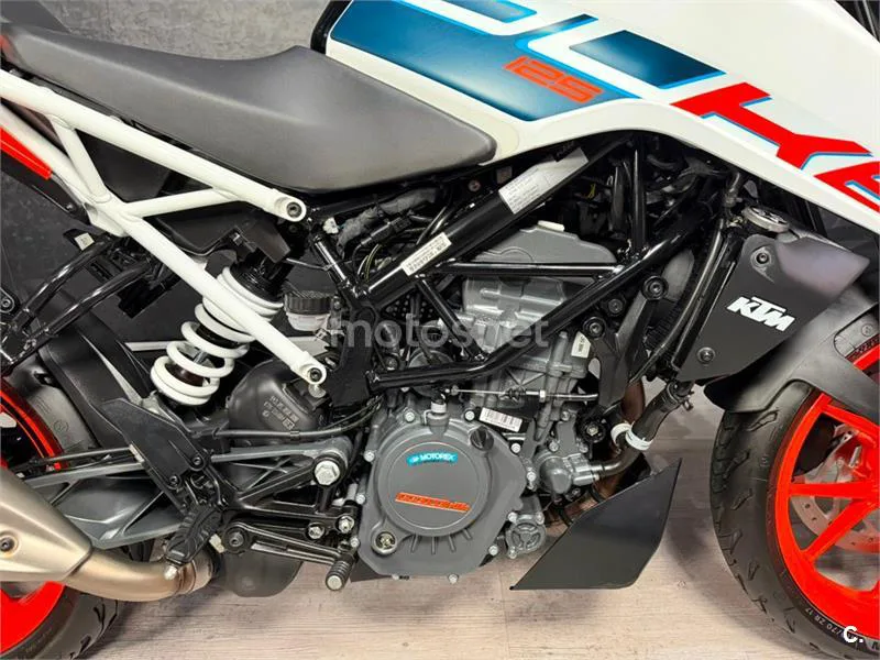 KTM 125 – Vista 14