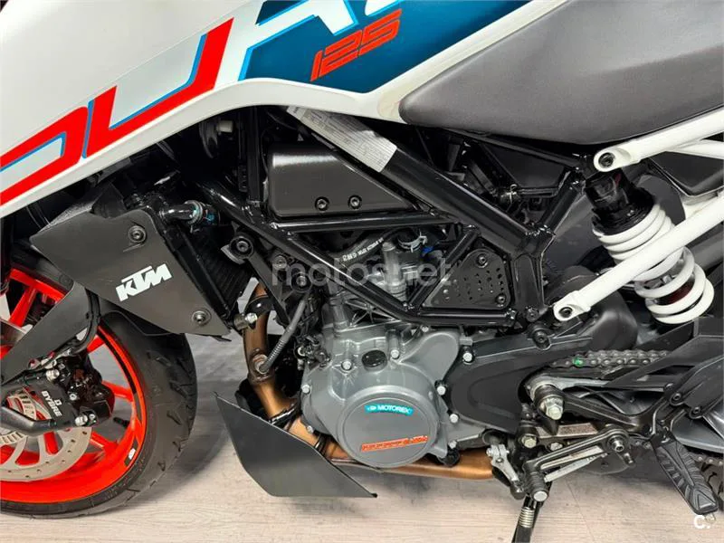 KTM 125 – Vista 15