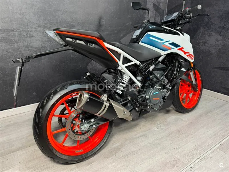 KTM 125 – Vista 6
