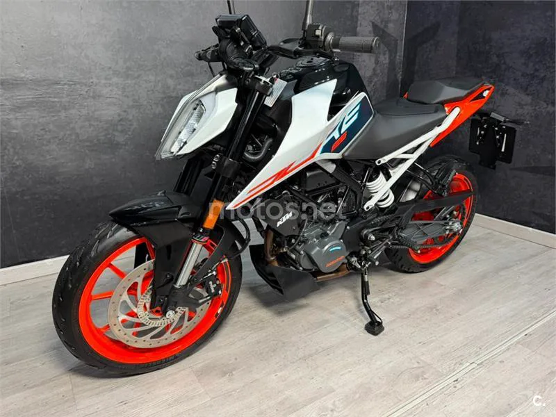 KTM 125 – Vista 9