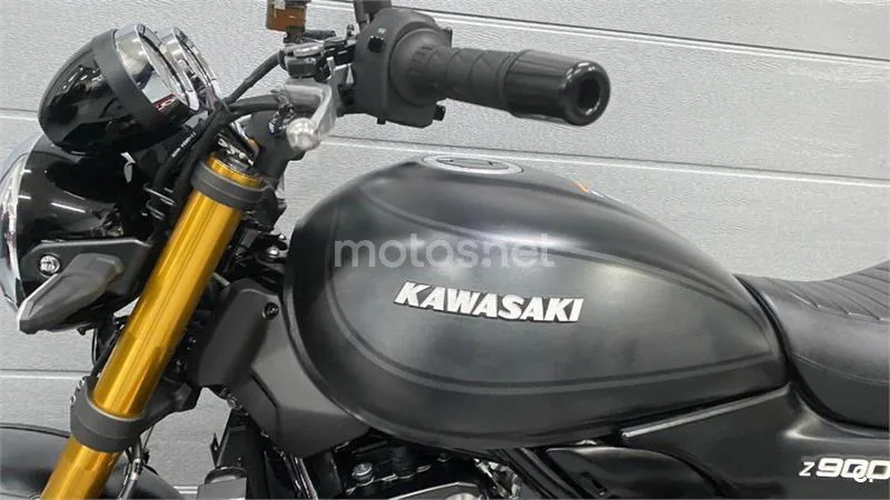 Kawasaki Z900RS - Vista 12