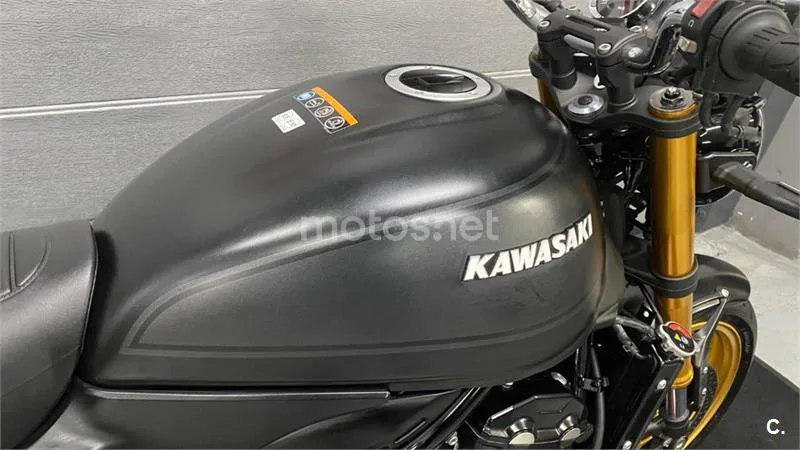 Kawasaki Z900RS - Vista 10