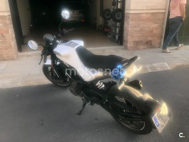 Husqvarna Vitpilen 401 – Vista 6