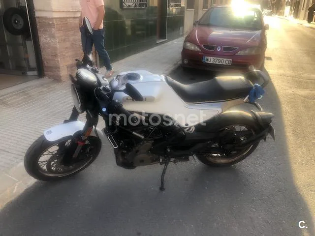 Husqvarna Vitpilen 401 – Vista 7