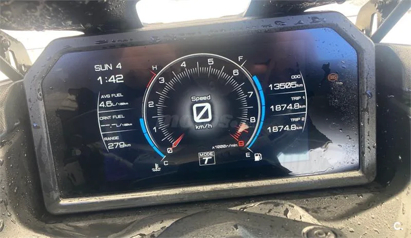 Yamaha TMAX – Vista 5