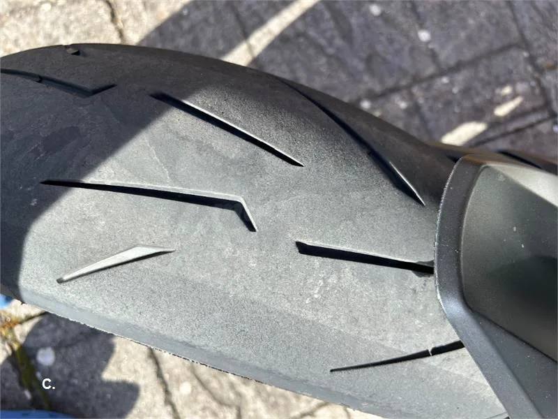 Ducati Panigale V2 – Vista 4