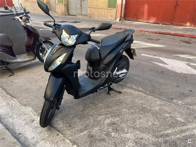 Honda Vision 110 – Vista 4