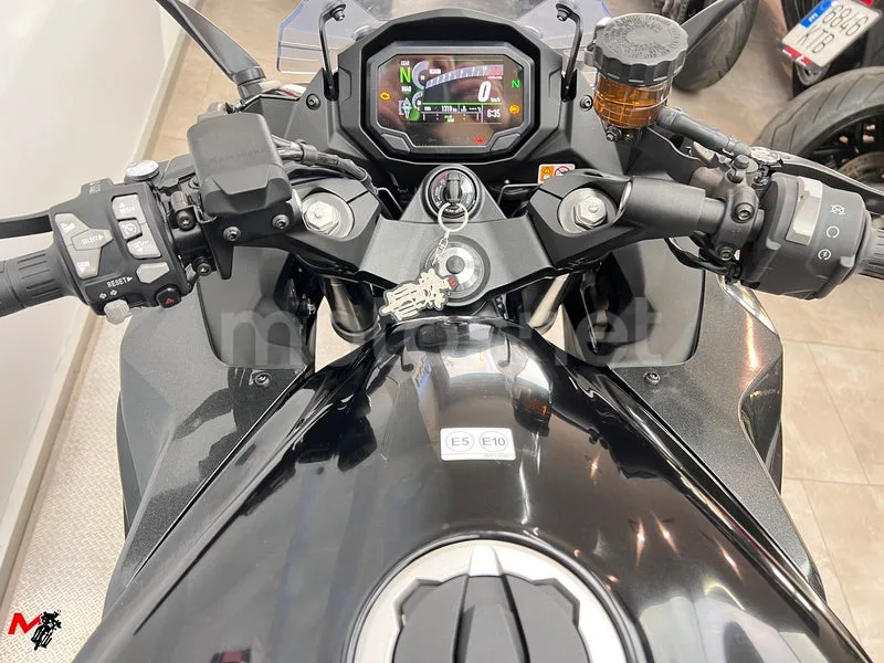 Kawasaki Ninja 1100 SX – Vista 7