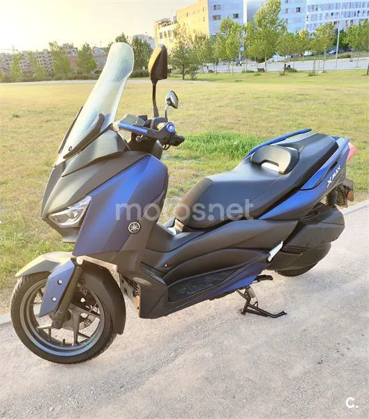 Yamaha XMAX 300 – Vista 16