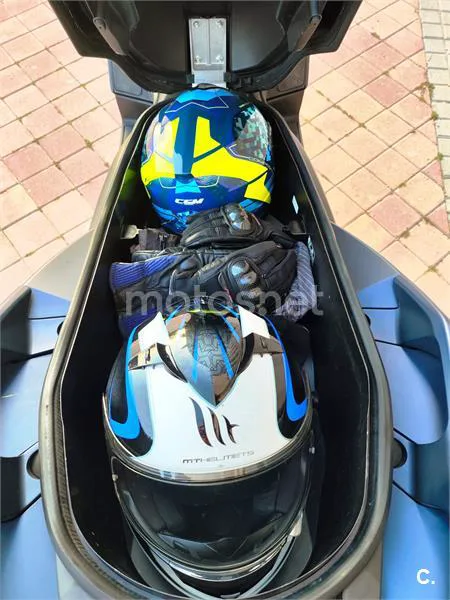 Yamaha XMAX 300 – Vista 10