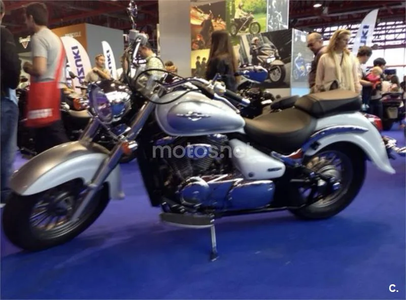 Suzuki Intruder C800 – Vista 2