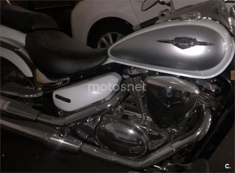 Suzuki Intruder C800 – Vista 5
