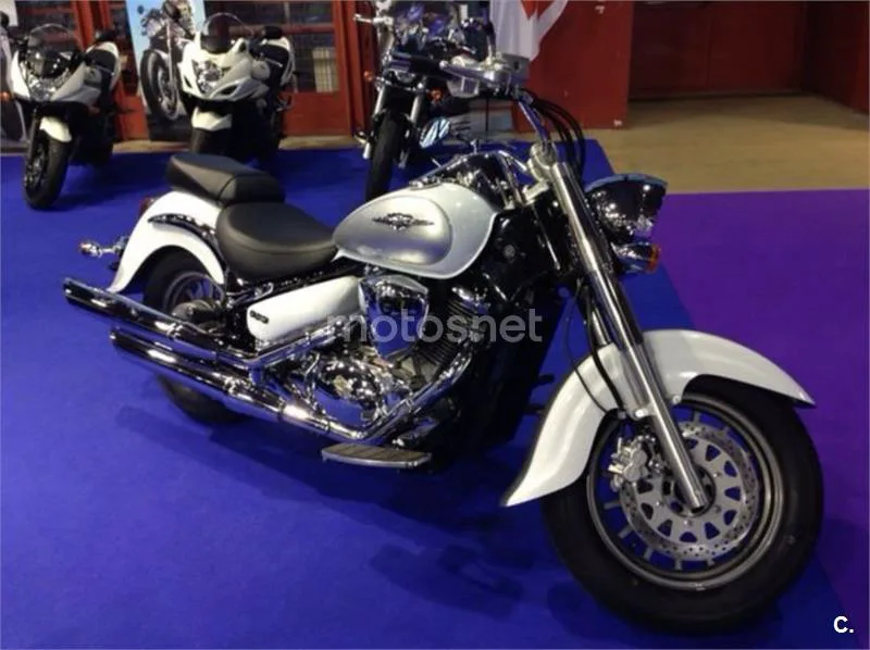 Suzuki Intruder C800 – Vista 10