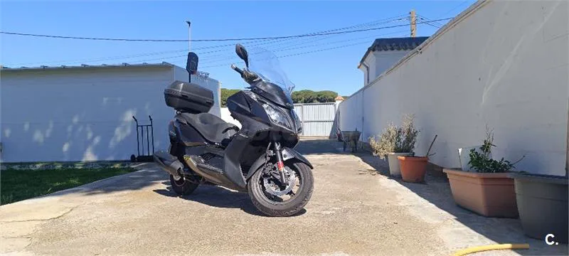 Kymco Super Dink 300i – Vista 3