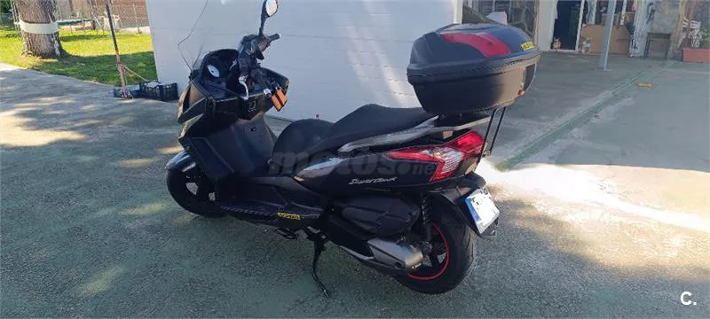 Kymco Super Dink 300i – Vista 5