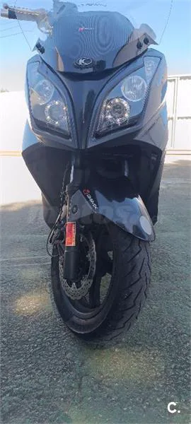 Kymco Super Dink 300i – Vista 7