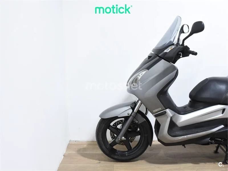 Yamaha XMAX 250 – Vista 8