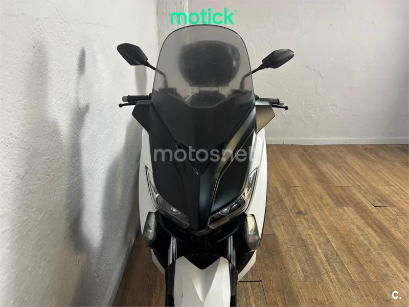 Yamaha XMAX 400 – Vista 11