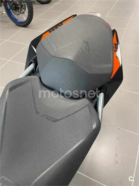 KTM 125 – Vista 7