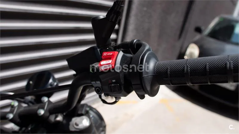 Yamaha XSR 700 – Vista 12