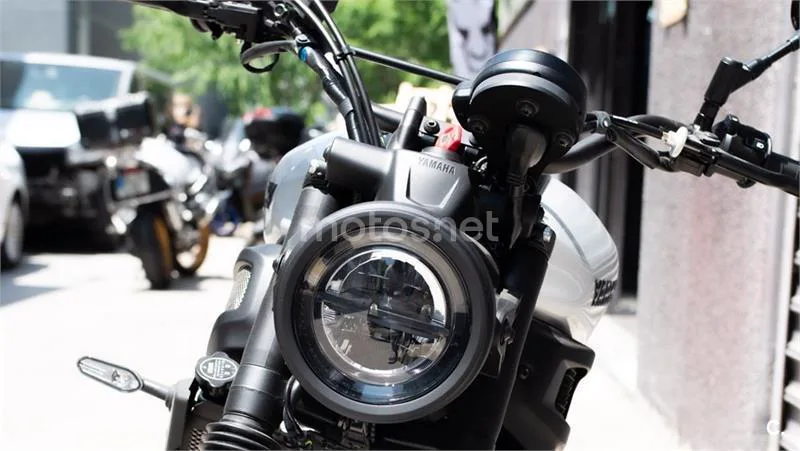 Yamaha XSR 700 – Vista 13
