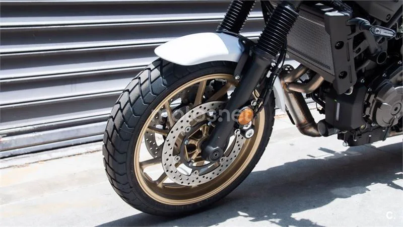 Yamaha XSR 700 – Vista 18