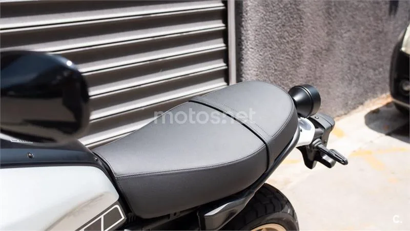 Yamaha XSR 700 – Vista 22