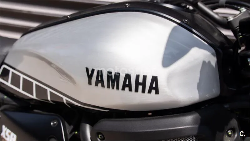 Yamaha XSR 700 – Vista 9