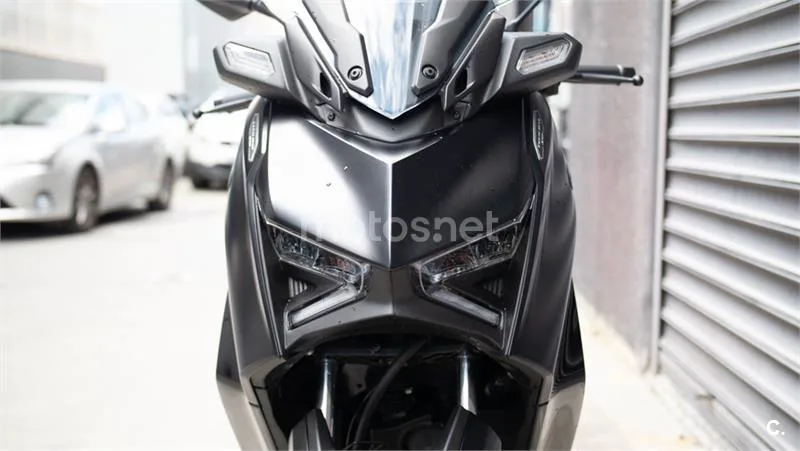Yamaha XMAX 300 – Vista 12