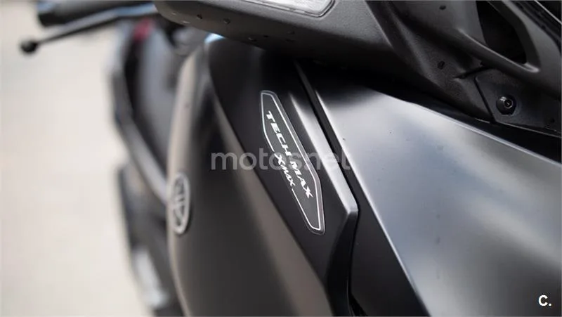 Yamaha XMAX 300 – Vista 13