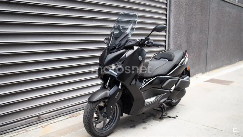 Yamaha XMAX 300 – Vista 15