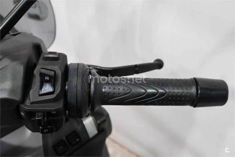 Piaggio MP3 530 Exclusive – Vista 9