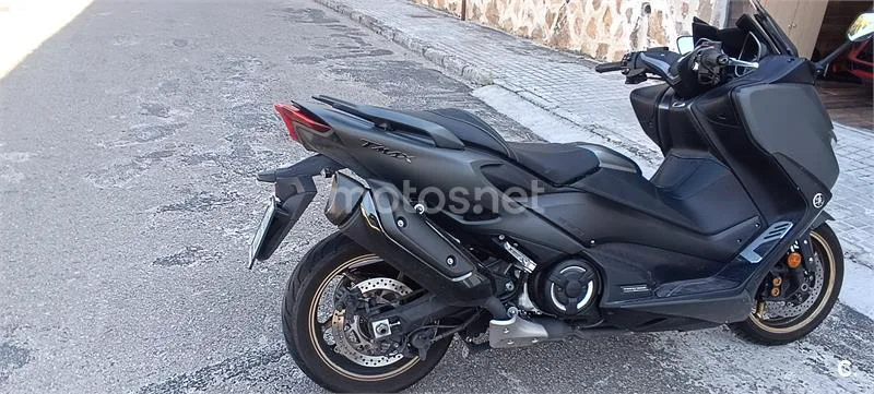 Yamaha TMAX 560 – Vista 7