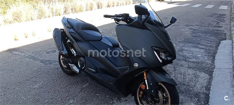 Yamaha TMAX 560 – Vista 9
