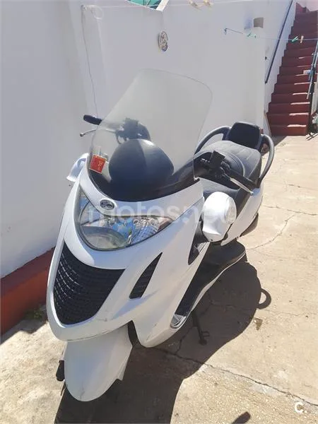 Kymco Grand Dink 125 – Vista 3