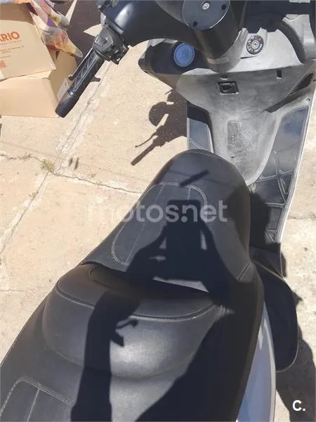 Kymco Grand Dink 125 – Vista 6