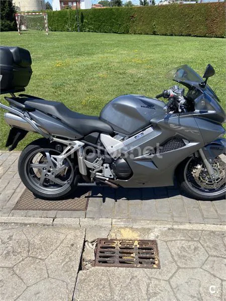 Honda VFR 800 FI – Vista 3